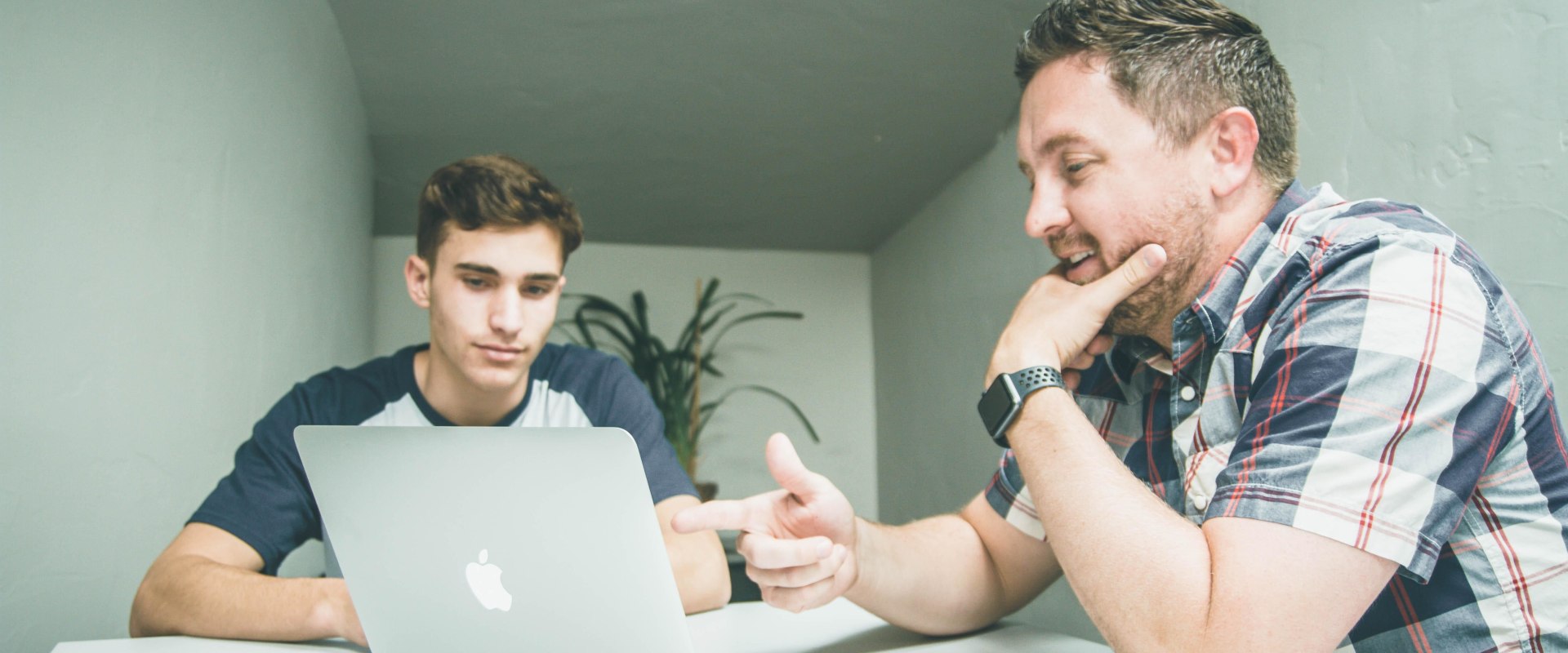 Tutoring Online Vs In Person: The Ultimate Comparison